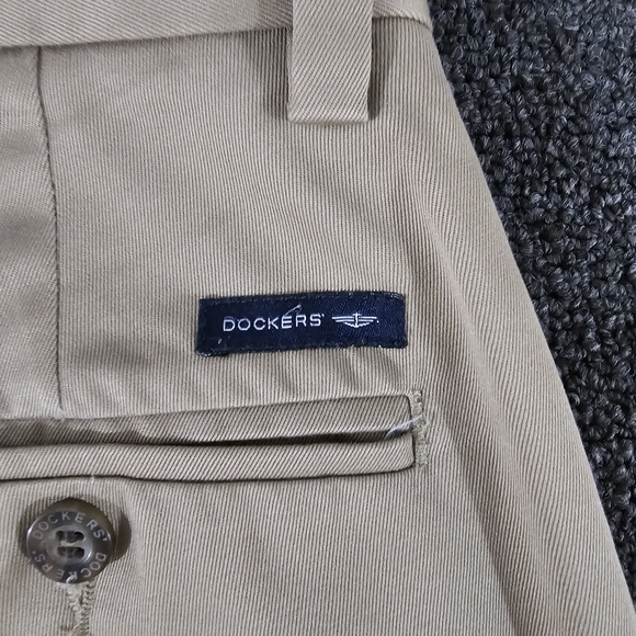 Dockers D3 Classic Fit Khaki Pants Mens 36x32 Beige Straight - Picture 6 of 13
